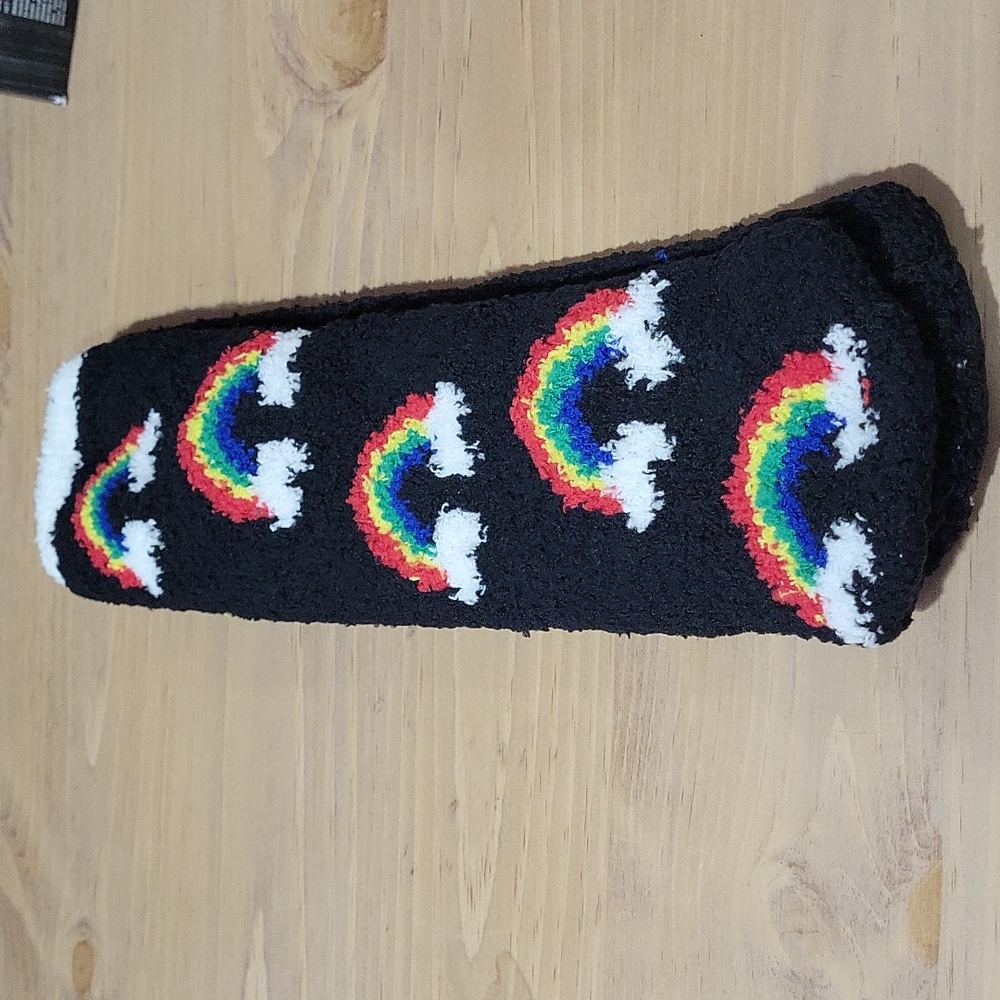 NWT Old Navy Graphic Chenille Black with Rainbows Cozy Socks